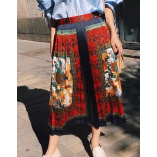 アメリヴィンテージ(Ameri VINTAGE)の【AMERI】SCARF MOTIF PLEATS SKIRT(ひざ丈スカート)