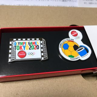 コカコーラ(コカ・コーラ)の東京五輪 競技デザインピン(ハンドボール) 2個セット(バッジ/ピンバッジ)