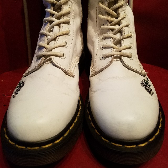 Dr.Martens(ドクターマーチン)の★ほし様御成約済み★ マーチン  薔薇 刺繍 レディースの靴/シューズ(ブーツ)の商品写真