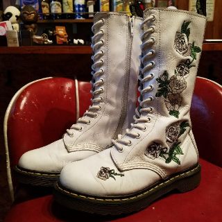 美品ドクターマーチン 8ホール ブーツ  イラスト dr.martens 刺繍