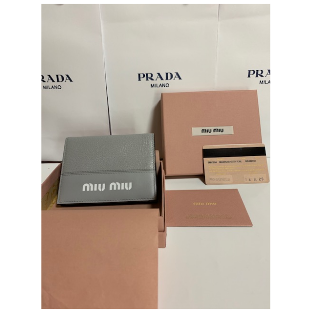 新品◆MIU MIU◆2つ折りレザー財布◆GRANITO◆