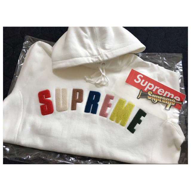 Supreme(シュプリーム)のCJ様専用　Supreme  アーチロゴ　白×マルチカラー メンズのトップス(パーカー)の商品写真