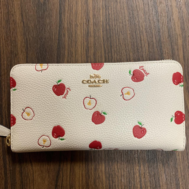 コーチ長財布 日本限定アップルプリントmio様お取り置き 【限定品