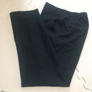 ユニクロ(UNIQLO)のユニクロ 黒パンツ M(クロップドパンツ)