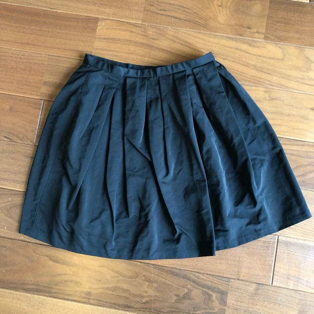 aquagirl(アクアガール)のクローラ　ボリュームタックスカート レディースのスカート(ひざ丈スカート)の商品写真