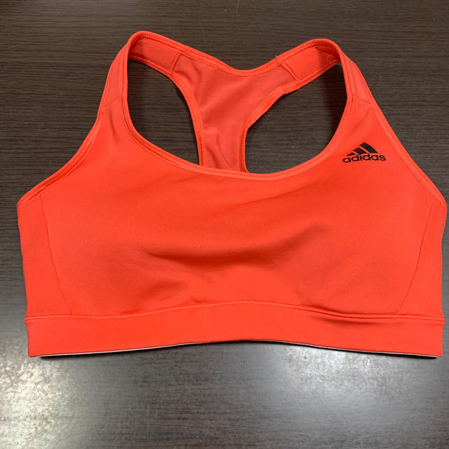 adidas(アディダス)の【adidas】スポーツブラ スポーツ/アウトドアのトレーニング/エクササイズ(トレーニング用品)の商品写真