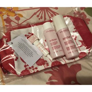 クラランス(CLARINS)のCLARINS トラベルセット　新品未使用(ポーチ)