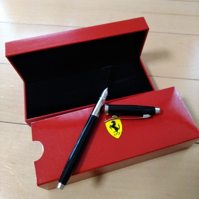 Ferrari(フェラーリ)のフェラーリ　万年筆 インテリア/住まい/日用品の文房具(ペン/マーカー)の商品写真