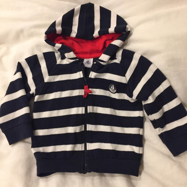 PETIT BATEAU - プチバトー ボーダーパーカーの通販 by