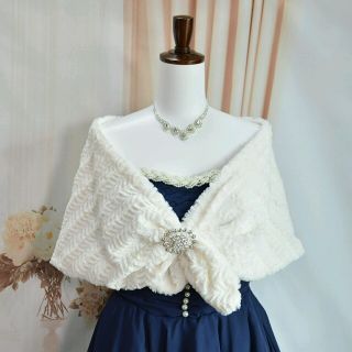 新品♥ブローチ付き♪白 ファーケープ(ミニドレス)