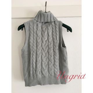 アングリッド(Ungrid)の新品　グレー　ニット　ノースリーブ　タートルネック(ニット/セーター)