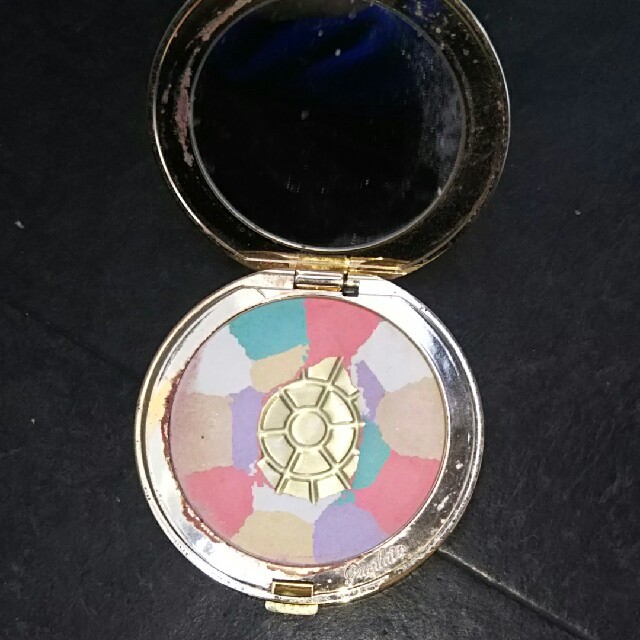 GUERLAIN(ゲラン)のゲラン　パウダー 再値下げ！ コスメ/美容のベースメイク/化粧品(フェイスパウダー)の商品写真