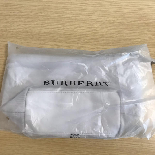 BURBERRY(バーバリー)のバーバリーポーチ レディースのファッション小物(ポーチ)の商品写真