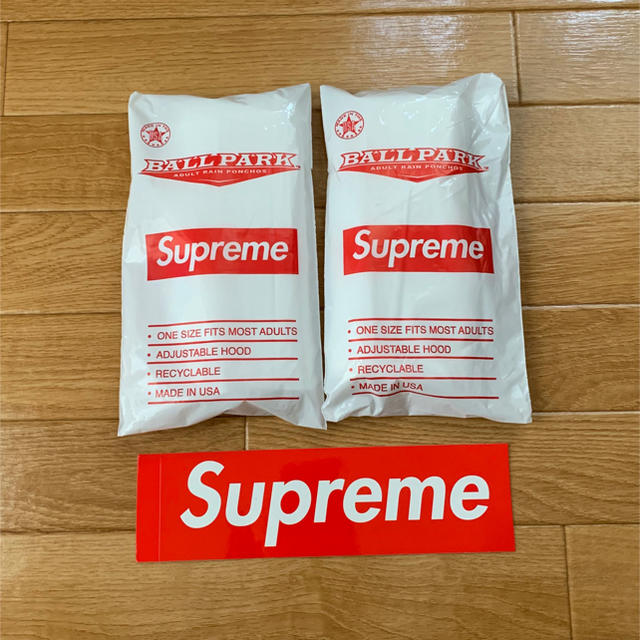 Supreme(シュプリーム)のsupreme 20ss ノベルティ ポンチョ2個セット＋ステッカー メンズのジャケット/アウター(ポンチョ)の商品写真