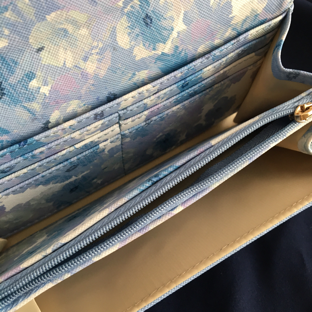 CECIL McBEE(セシルマクビー)の新品 セシルマクビー 内側花柄 長財布 ウォレット ブルー レディースのファッション小物(財布)の商品写真