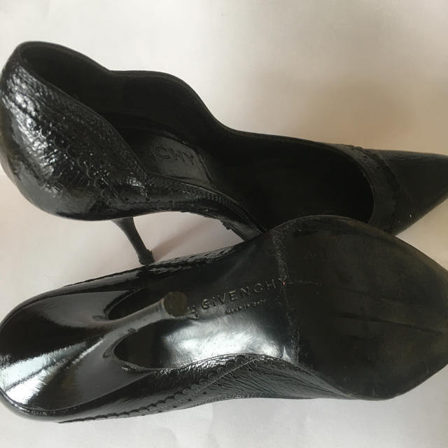 GIVENCHY(ジバンシィ)のジバンシー　パンプス黒　イタリア製　37 レディースの靴/シューズ(ハイヒール/パンプス)の商品写真
