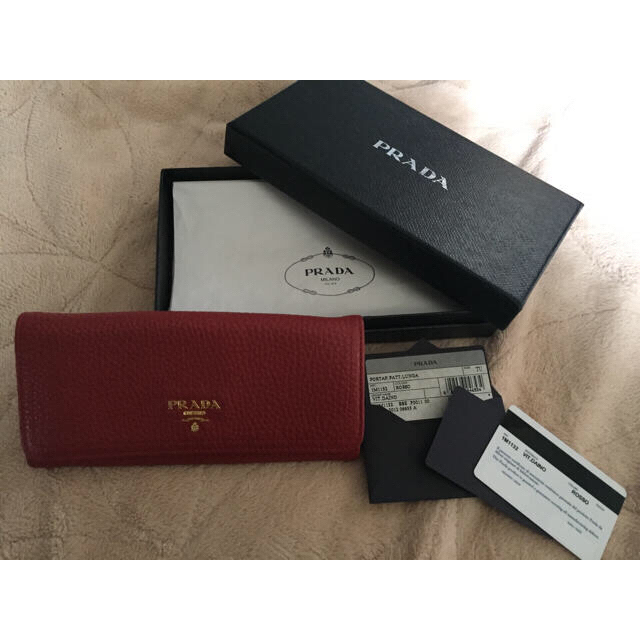 PRADA  長財布