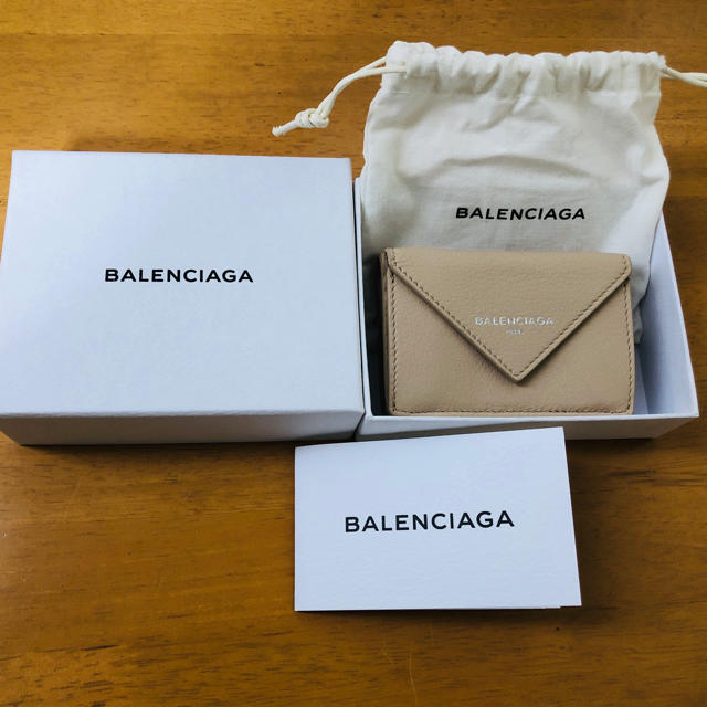 Balenciaga(バレンシアガ)の新品　BALENCIAGA ミニウォレット　ベージュタピオカ レディースのファッション小物(財布)の商品写真