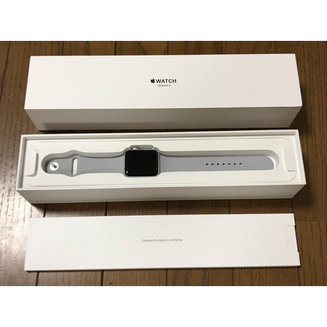 Apple Watch(アップルウォッチ)のApple Watch series 3 GPSモデル 42mm シルバー メンズの時計(腕時計(デジタル))の商品写真