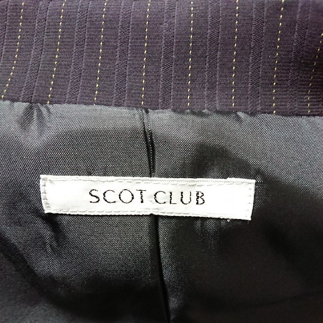 SCOT CLUB(スコットクラブ)の美品 スコットクラブ ストライプ柄スカートスーツ セットアップ グレー Mサイズ レディースのフォーマル/ドレス(スーツ)の商品写真