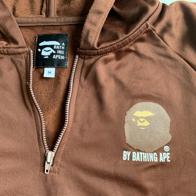 A BATHING APE(アベイシングエイプ)のA BATHING APEパーカー茶色 メンズのトップス(パーカー)の商品写真