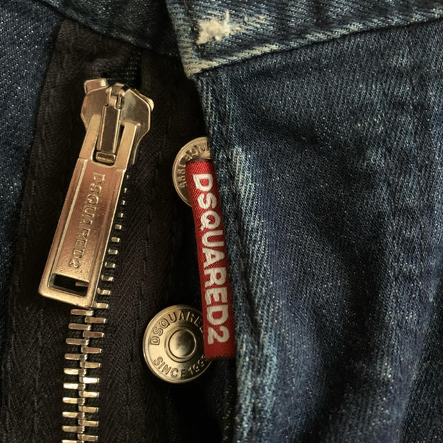 DSQUARED2(ディースクエアード)のDSQUARED2 COOL GUY JEAN 71LB0325   メンズのパンツ(デニム/ジーンズ)の商品写真