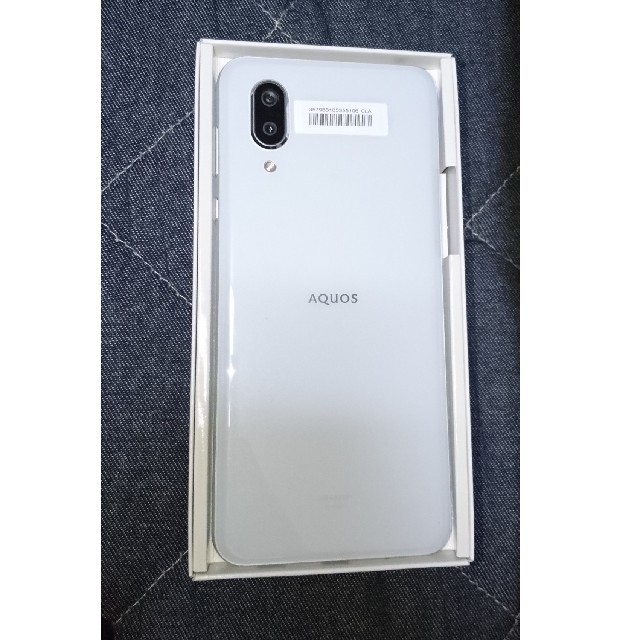 AQUOS(アクオス)の《新品未使用》AQUOS sense3 plus 型番SH-RM11  ホワイト スマホ/家電/カメラのスマートフォン/携帯電話(スマートフォン本体)の商品写真