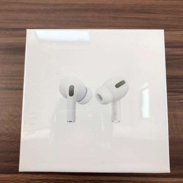 Apple(アップル)のAirPods Pro 正規品 スマホ/家電/カメラのオーディオ機器(ヘッドフォン/イヤフォン)の商品写真