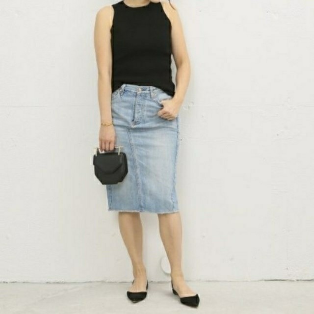 DEUXIEME CLASSE(ドゥーズィエムクラス)のデニムタイトスカート/サイズ34 レディースのスカート(ひざ丈スカート)の商品写真