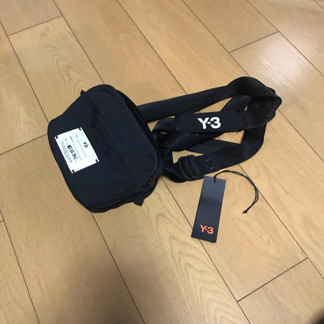 Y-3(ワイスリー)のY-3ショルダーバッグ メンズのバッグ(ショルダーバッグ)の商品写真