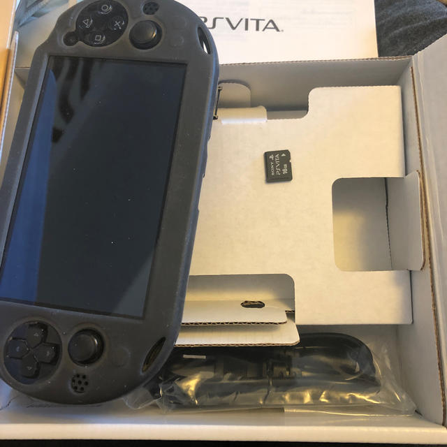 PS Vita ビータ 本体  SDカード16GBゲームソフト/ゲーム機本体