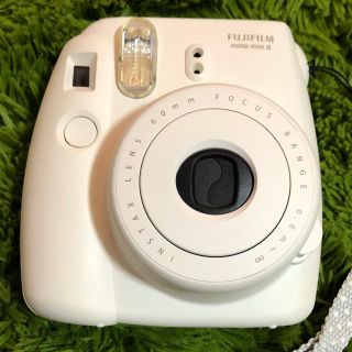 フジフイルム(富士フイルム)のinstax mini8(フィルムカメラ)