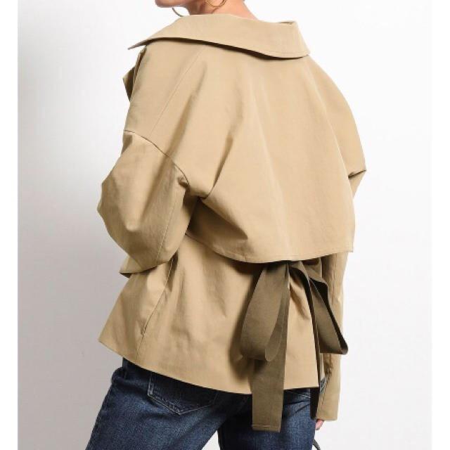 ROPE’(ロペ)のロペマドモアゼル　ベルト付きショートトレンチ レディースのジャケット/アウター(トレンチコート)の商品写真