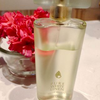 エスティローダー(Estee Lauder)のピュアホワイトリネン　香水(香水(女性用))