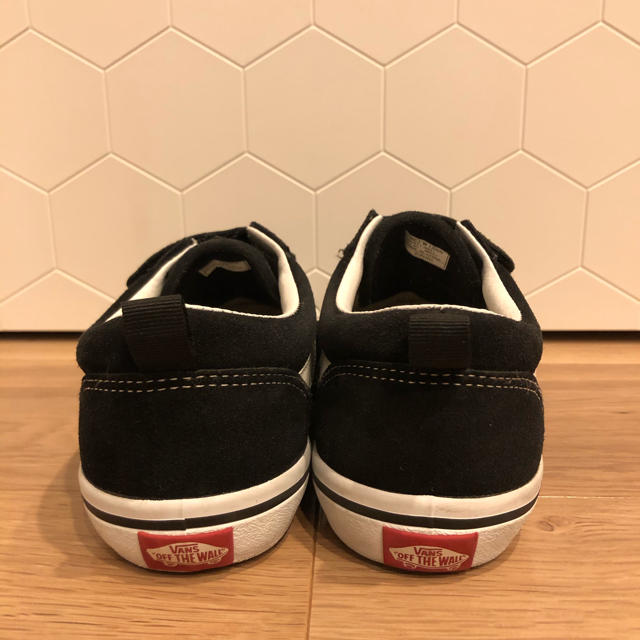 VANS(ヴァンズ)の値下げ　VANS スニーカー　黒　22cm キッズ/ベビー/マタニティのキッズ靴/シューズ(15cm~)(スニーカー)の商品写真