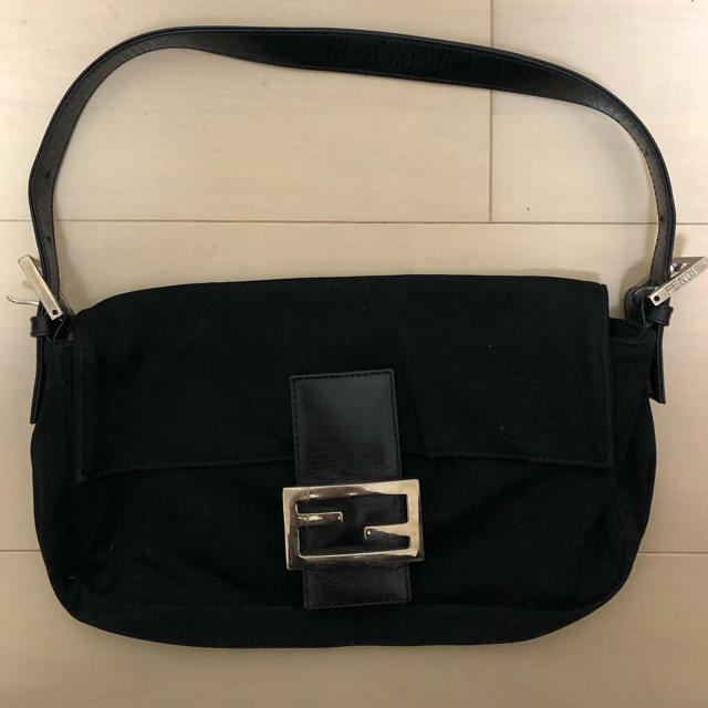 コメント内容美品　FENDI バッグ　黒