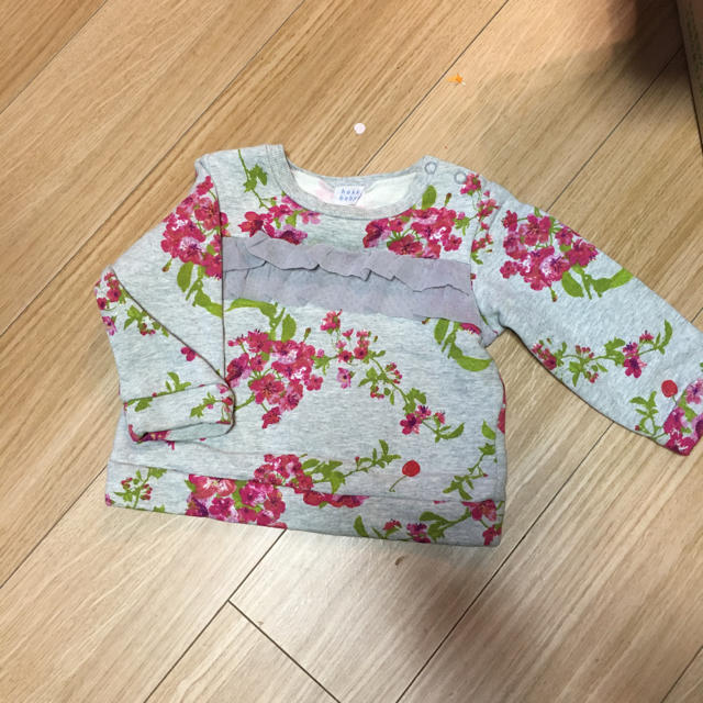 hakka baby(ハッカベビー)のHakka baby 美品　花柄　裏起毛トレーナー　90cm キッズ/ベビー/マタニティのキッズ服女の子用(90cm~)(Tシャツ/カットソー)の商品写真