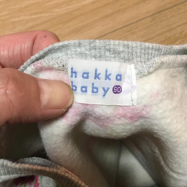 hakka baby(ハッカベビー)のHakka baby 美品　花柄　裏起毛トレーナー　90cm キッズ/ベビー/マタニティのキッズ服女の子用(90cm~)(Tシャツ/カットソー)の商品写真