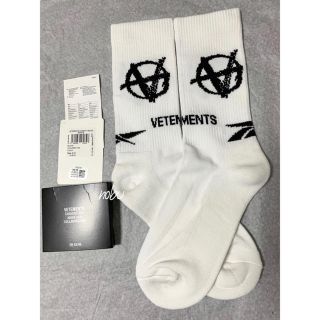 リーボック(Reebok)の新品【 VETEMENTS 】anarchy logo socks 43/46(ソックス)