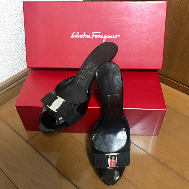 フェラガモ ヴァラリボン ミュール 7C 24.5cm 配送無料 レディース
