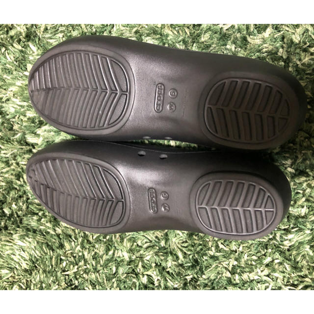 crocs(クロックス)のクロックス リナフラットシューズ  ブラック黒W5 レディースの靴/シューズ(バレエシューズ)の商品写真