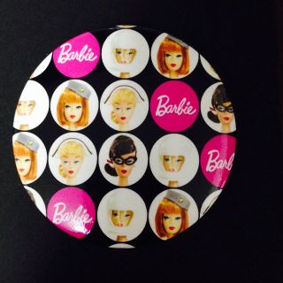 バービー(Barbie)の最終価格 新品バービー缶バッチブローチ(ブローチ/コサージュ)