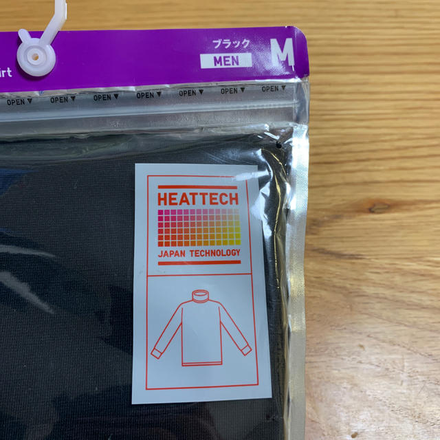 UNIQLO(ユニクロ)のヒートテック　タートルネックT（長袖）ブラック　メンズ　Mサイズ メンズのトップス(Tシャツ/カットソー(七分/長袖))の商品写真