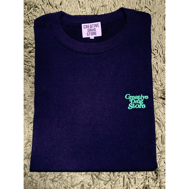 verdy  creative drug store tシャツ    メンズのトップス(Tシャツ/カットソー(半袖/袖なし))の商品写真
