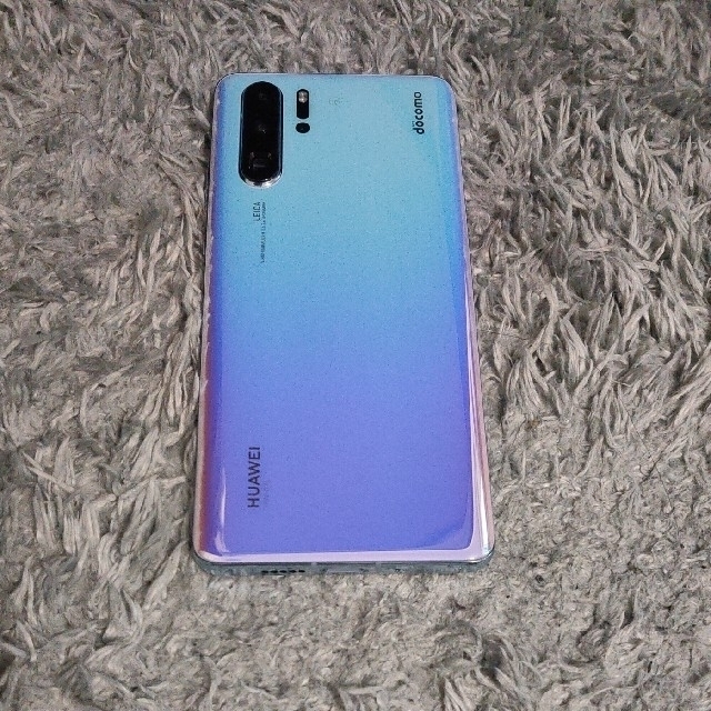 【ほぼ新品】Huawei P30  HW-02L ブリージングクリスタル