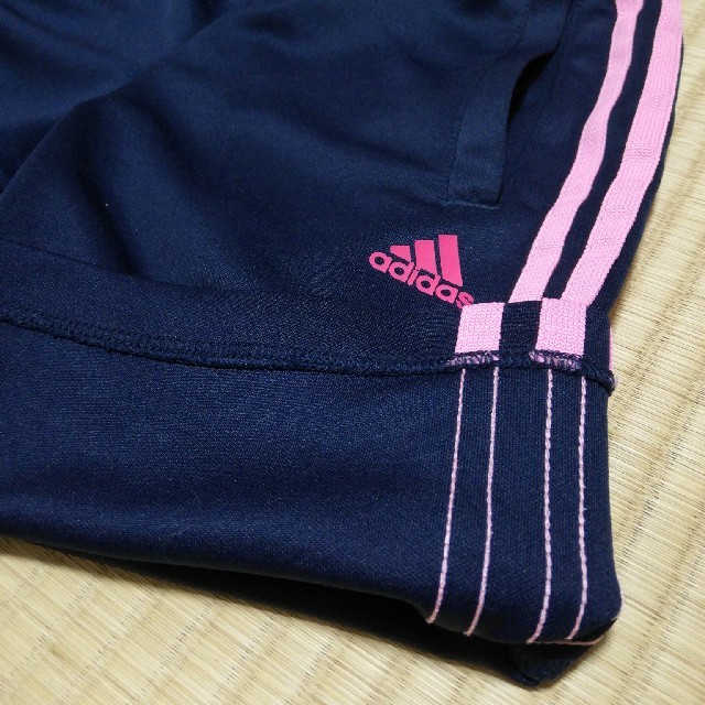 adidas(アディダス)のadidas　ハーフパンツ　130cm キッズ/ベビー/マタニティのキッズ服女の子用(90cm~)(パンツ/スパッツ)の商品写真