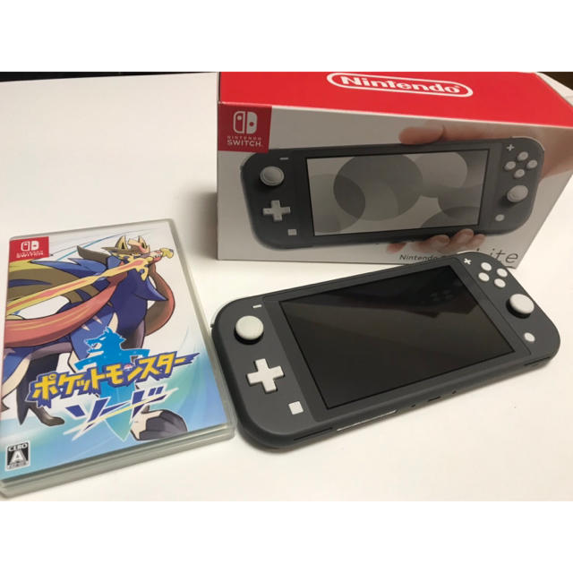 Nintendo Switch(ニンテンドースイッチ)の任天堂switchライトとポケモンソード エンタメ/ホビーのゲームソフト/ゲーム機本体(家庭用ゲーム機本体)の商品写真