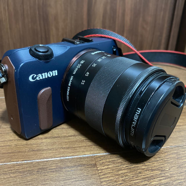 Canon EOS M