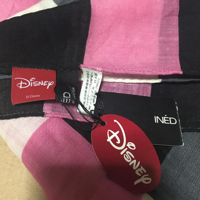 Disney(ディズニー)のイネド 未使用タグ付 ディズニー コラボ ブロックチェックストール レディースのファッション小物(ストール/パシュミナ)の商品写真