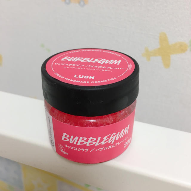 LUSH(ラッシュ)のLUSH リップスクラブ バブルガムフレーバー 未開封 コスメ/美容のスキンケア/基礎化粧品(リップケア/リップクリーム)の商品写真